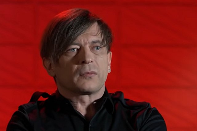 Лева «Би-2» оскорбил россиян в ответ на поздравление с Днем победы