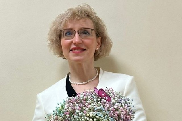 Неглупая женщина: профессор УрФУ, которая пришла на выборы с зеленкой, не верила мошенникам