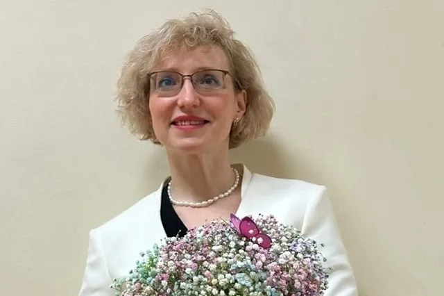 Неглупая женщина: профессор УрФУ, которая пришла на выборы с зеленкой, не верила мошенникам