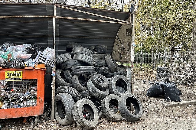 «Более 100 тысяч единиц». В Екатеринбурге ликвидируют свалку старых покрышек
