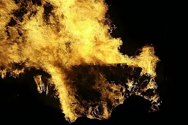 Заживо сгоревшим в машине мужчиной в Екатеринбурге оказался блогер