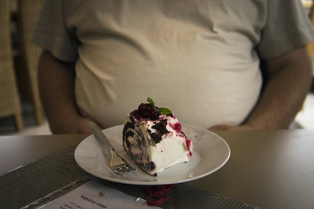 Похудевший на 305 килограммов ради любви британец сделал селфи с невестой