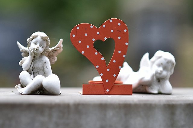 Следователи планируют эксгумировать тело умершей в Италии девочки