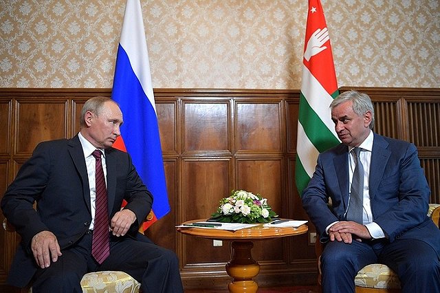 Госдеп США назвал «неприемлемым» визит Путина в Абхазию