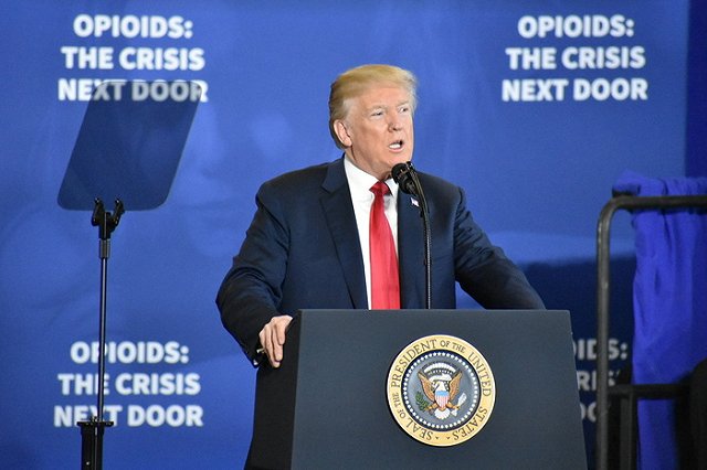 Маккейн раскритиковал Трампа за «оскорбление россиян»