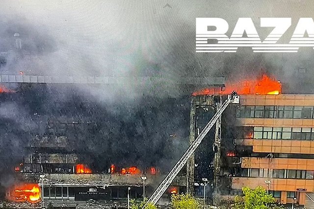 В Москве полыхает БЦ «Гранд Сетунь Плаза». Люди на верхних этажах отрезаны огнем