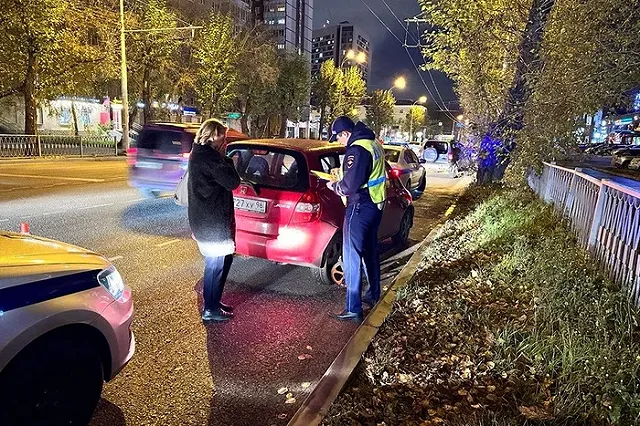 В Екатеринбурге автоледи на Honda Jazz сбила подростка на улице Чайковского