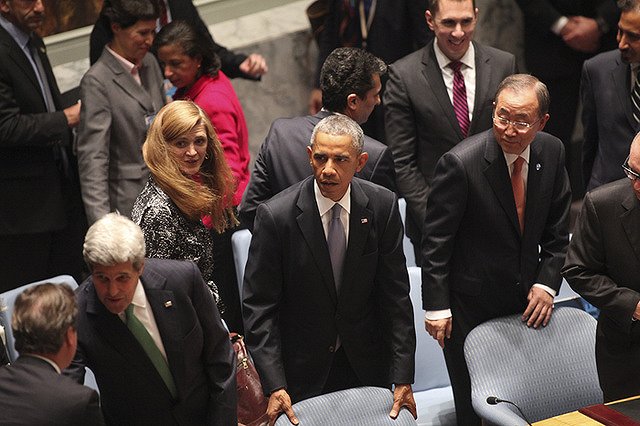 Сын постпреда США при ООН грозит маме &quot;уехать в Россию к Путину&quot;