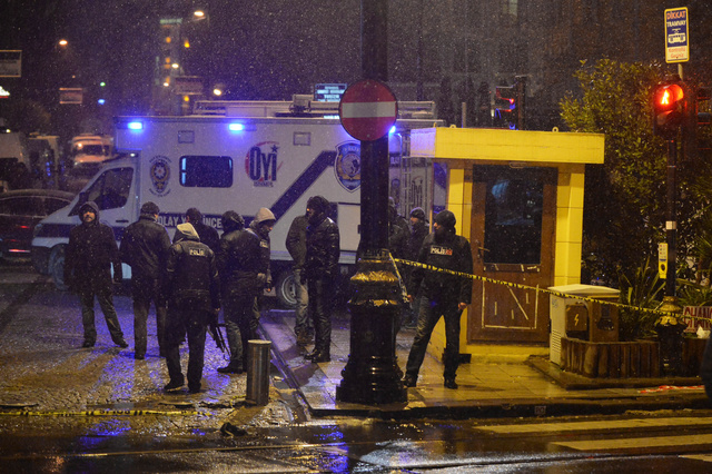 В туристическом центре Стамбула взорвала себя террористка-смертница