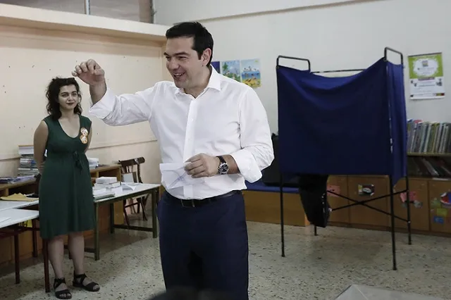 Ципрас в понедельник позвонит Путину