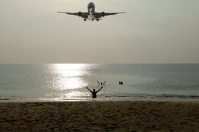 Задержанный на двое суток самолет из Пхукета приземлился в Кольцово