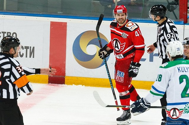 СМИ: Игрока «Автомобилиста» отчислят из клуба за драку на тренировке