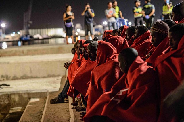 Украинцы оккупируют Литву, а их страну собираются заселить африканцами