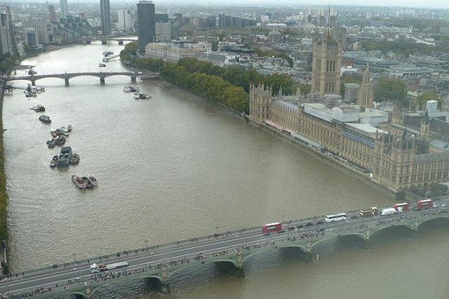 В Великобритании объяснили потерю документов об эсминце Defender