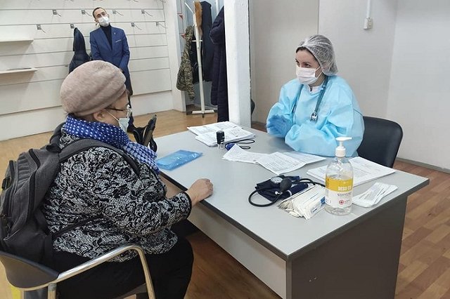 В Екатеринбурге за прививку от коронавируса будут вручать сертификат в фитнес-центр