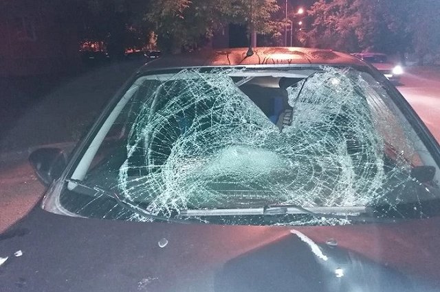 В Каменске-Уральском пьяный водитель легковушки насмерть сбил велосипедистку и скрылся