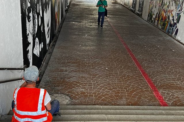 В Екатеринбурге закрасили граффити в переходе имени Цоя