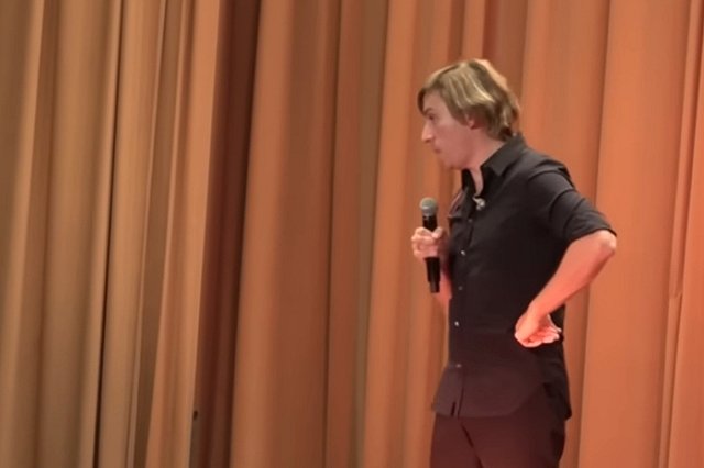 Юрист объяснил, почему суд отказал Максиму Галкину* в снятии статуса иноагента