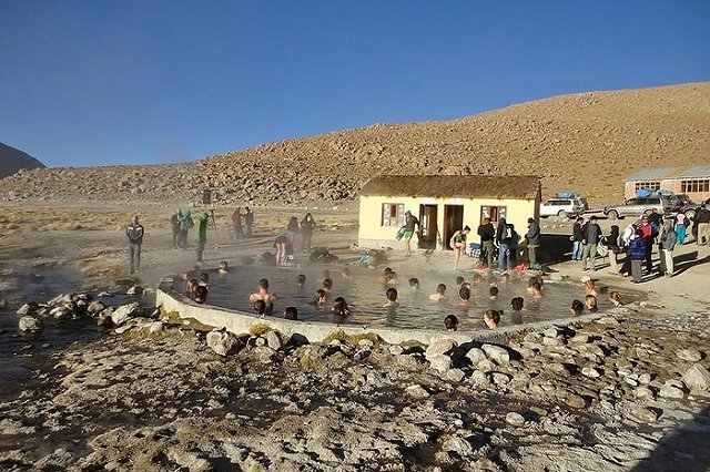 Екатеринбуржцы наводнили термальный комплекс в последний день каникул