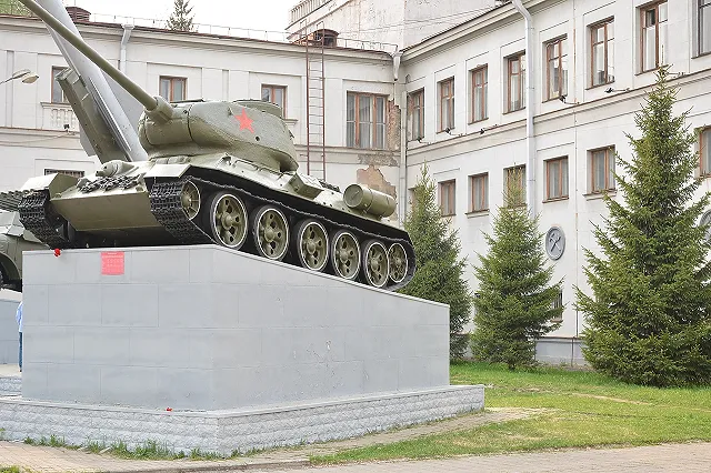 В Екатеринбурге начали ремонтировать Дом офицеров