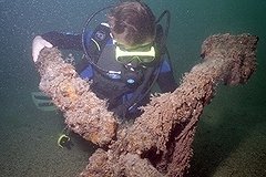 Cвердловские дайверы затопили самолет в местном карьере