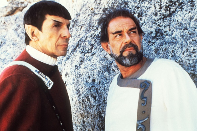 Канадцы изображают актера Леонарда Нимоя на пятидолларовых купюрах