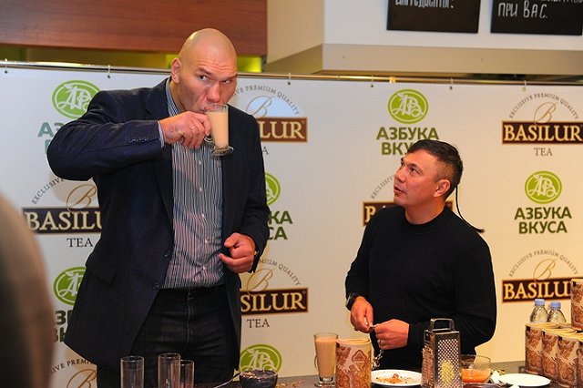 Костя Цзю открыл детское фастфуд-кафе