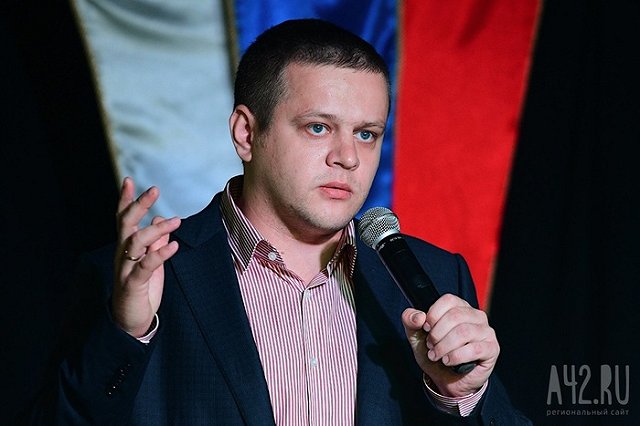 Потерявший семью при пожаре в «Зимней вишне» Востриков победил на праймериз «ЕР»