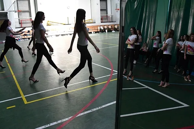 СМИ: Короны «Миссис Екатеринбург-2018» уже раскупили, пьедестал поделили