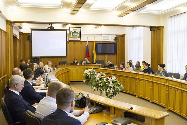 Депутаты ЕГД готовятся раскрыть, на что они тратят бюджетные деньги