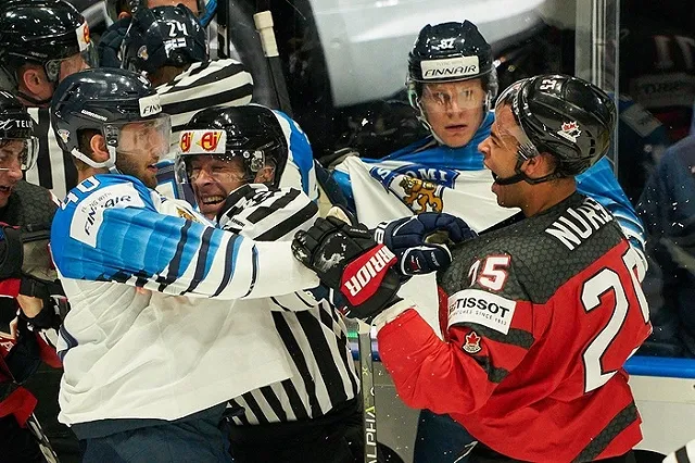 Сборная Финляндии победила Канаду в финале чемпионата мира по хоккею