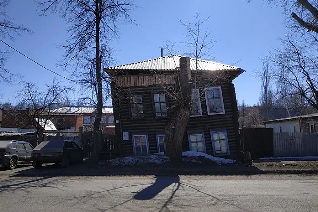 «Дома ведь еще не покосились»: в Минстрое признали ветхое жилье годным для жизни