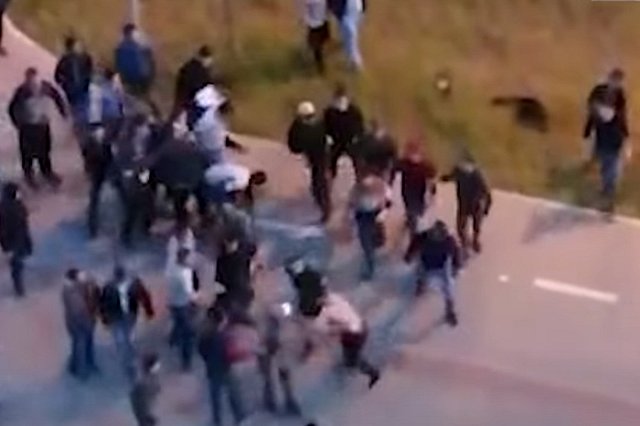 В Екатеринбурге толпа устроила массовую драку