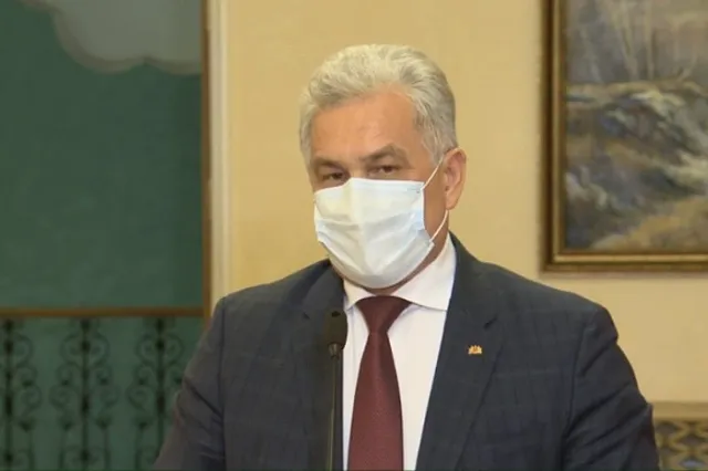 Биктуганов: Учителей 65+ в школах и техникумах временно заменят студенты педвузов