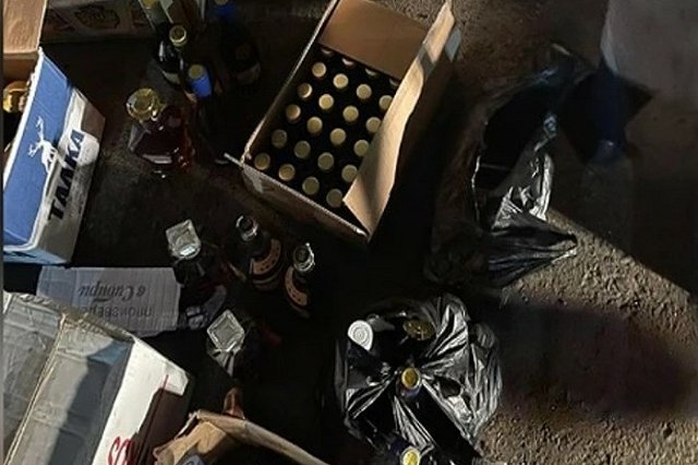 В Екатеринбурге полицейские выявили подпольный магазин с «палёной» водкой