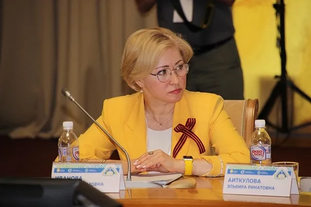 «Чем позже, тем больше брака». Министр из Башкирии заявила, что надо рожать в 20 лет — видео