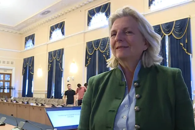 Экс-глава МИД Австрии презентует в Екатеринбурге «Реквием по Европе»