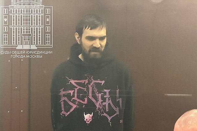 Приговор за оскорбительный стендап вынесли в Москве комику Артемию Останину*