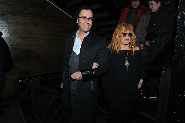 Тысячи россиян требуют убрать Пугачеву, Киркорова и Галкина из новогоднего эфира