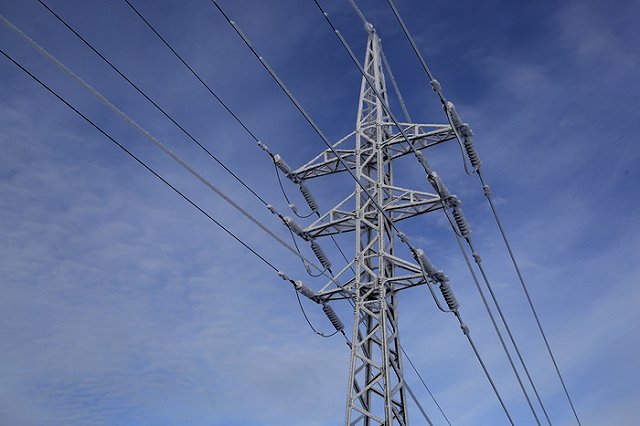 В Екатеринбурге ликвидируют аварию, оставившую без света 1,2 тыс. жителей