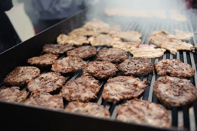 Минпросвещения изменит систему питания в школах