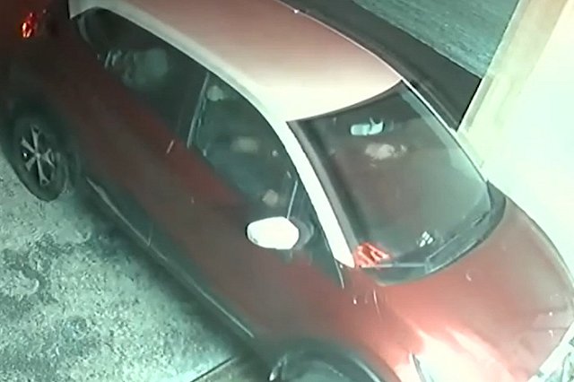 В Косулино иномарка протаранила алкомаркет