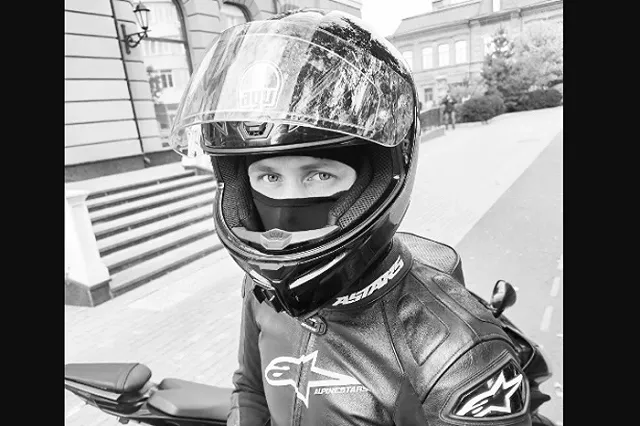 У разбившегося на Объездной байкера остались жена и маленький сын