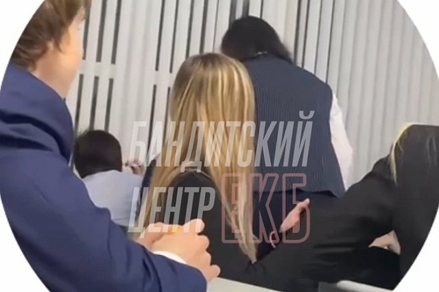 На Уралмаше преподавательница ударила восьмиклассника по лицу