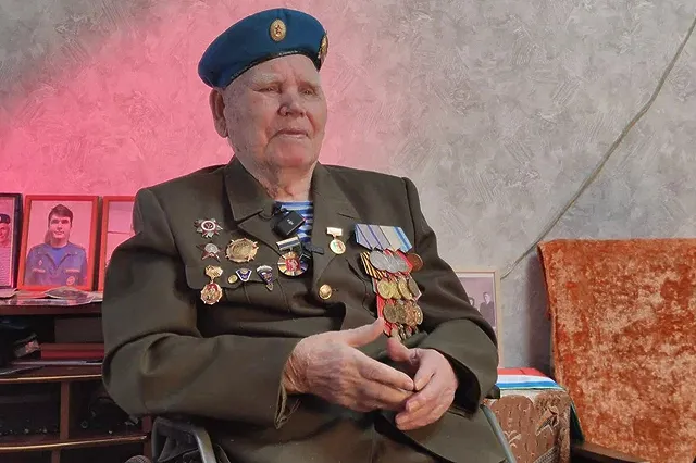 Командование ЦВО поздравило парадом 101-летнего ветерана, ушедшего на фронт 17-летним. ФОТОРЕПОРТАЖ