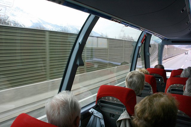 Эффективность шумозащитных экранов у дорог проверили в Екатеринбурге