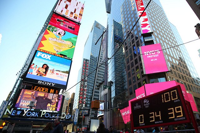 Путин подмигнул ньюйоркцам с экрана Таймс-сквер и исчез