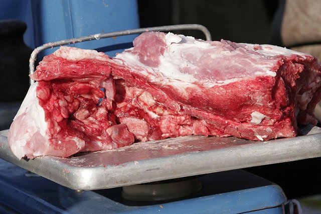 В Свердловской области задержали грабителя, укравшего у старушки мясо