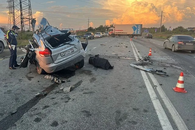 Водитель «Лады» погиб вечером на ЕКАД (ФОТО)