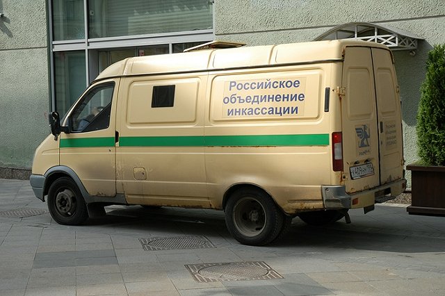 В одном из зданий ЦБ нашли тело инкассатора с простреленной головой